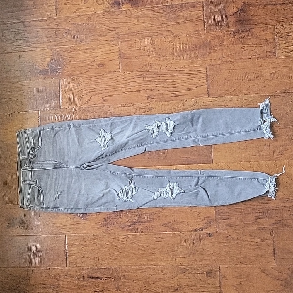 American Eagle distressed Gray skinny jeans, Size 2